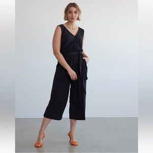 Sleeveless Cropped Jumpsuit - medium